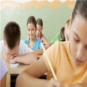 乐攀林教育信息咨询 品牌形象设计与店铺装修的艺术